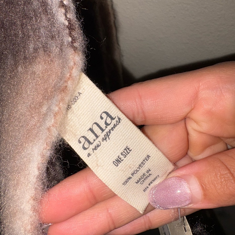 Scarf - Picture 4 of 7